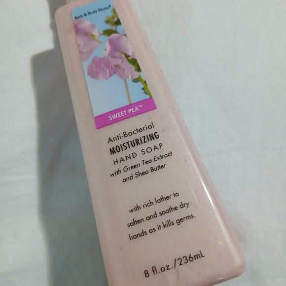 Bath & Body Works 8oz Sweet Pea anti-bact Moisturizing hand soap DISCONTINUED - Picture 4 of 8